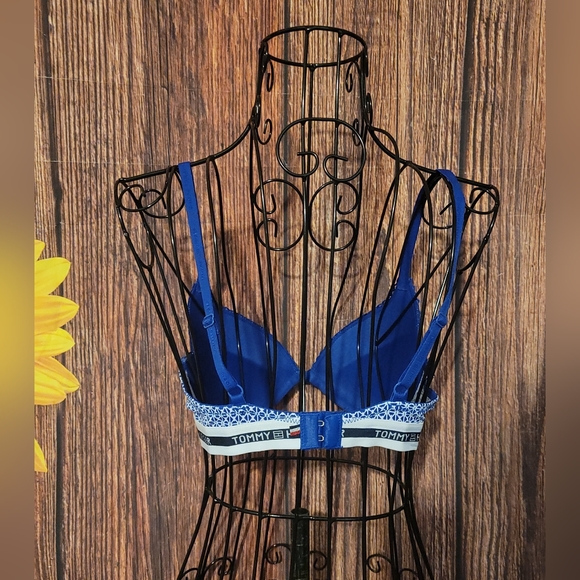 Tommy Hilfiger Padded Push-Up Bra - Picture 6 of 7
